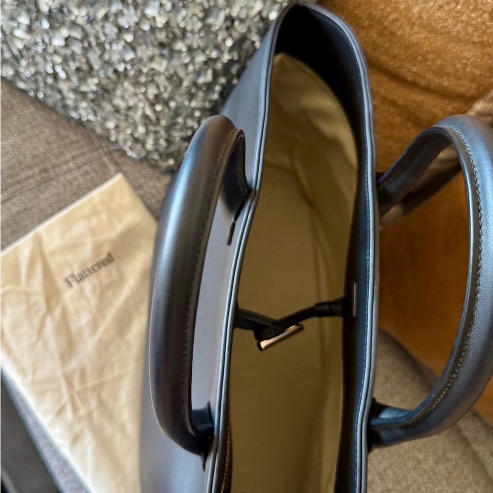Flattered Black Leather Tote Bag - Picture 10 of 16